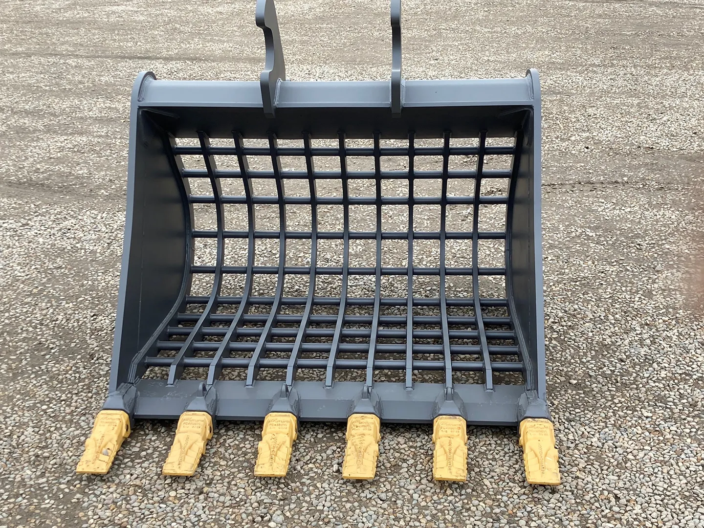 300 Skeleton Bucket